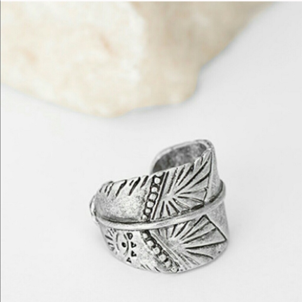 Hammered Feather Ring Burnish Silver